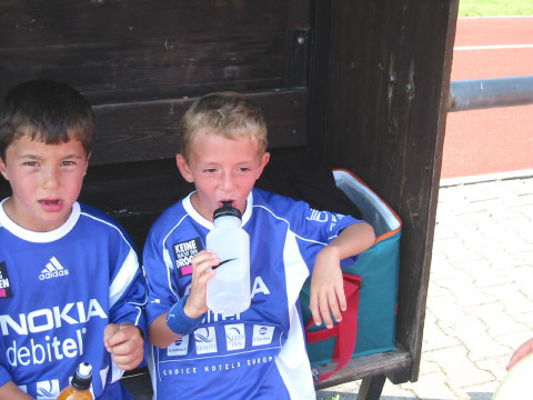 Marcel und Isy machen Trinkpause