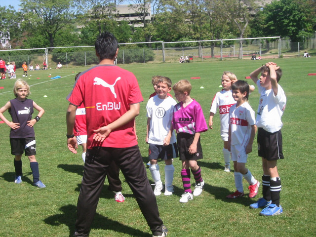 Anweisung durch Trainer Takashi